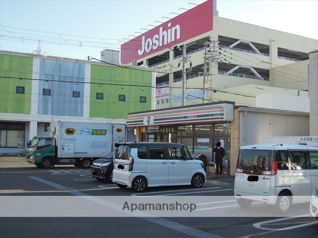 コンビニ　セブンイレブン（コンビニ）まで513m