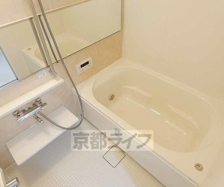 バス・シャワールーム　追い焚き機能つきです！