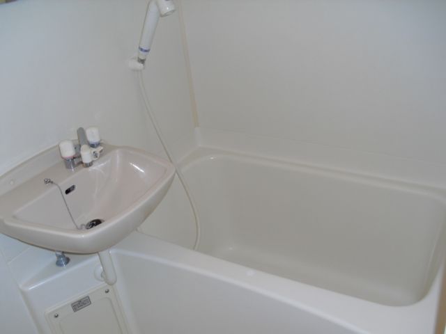 バス・シャワールーム　綺麗な浴室です。