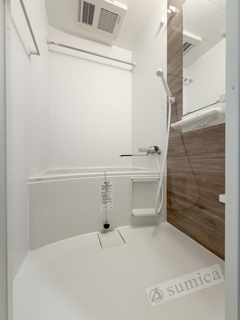 バス・シャワールーム　階数により内装色が異なります