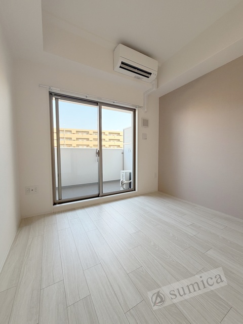 バルコニー　階数により内装色が異なります