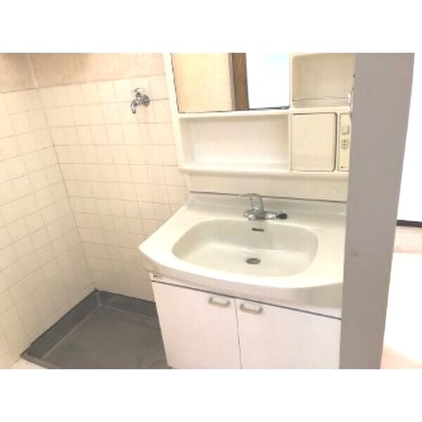 洗面設備　※別号室の参考写真です