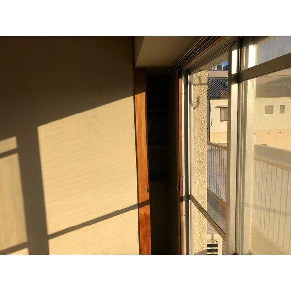 バルコニー　※別号室の参考写真です