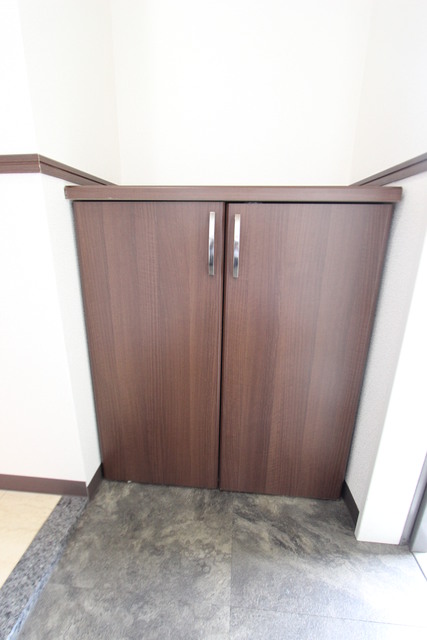 収納　※別部屋のお写真で、現況優先と致します。反転タイプ