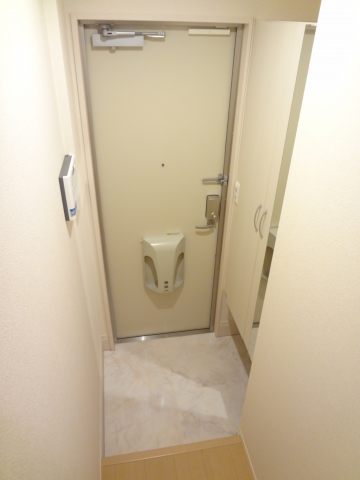 玄関　※仕様が異なる場合が御座います