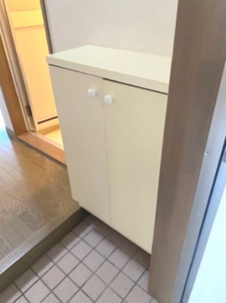 収納　反転間取りの別部屋の写真です。