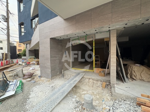 エントランス　LEGALAND+ABENO SANMEICHO　エントラン