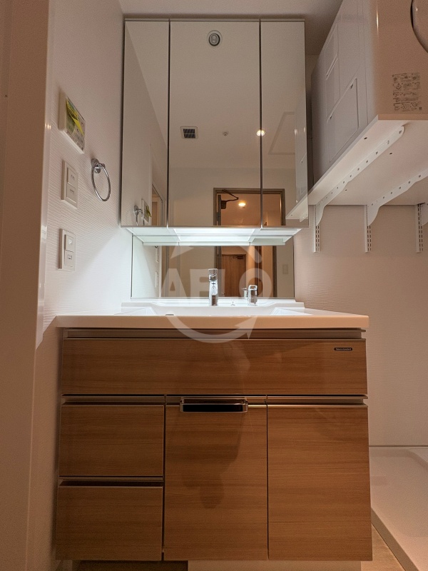 洗面設備　LEGALAND+ABENO SANMEICHO　独立洗面台