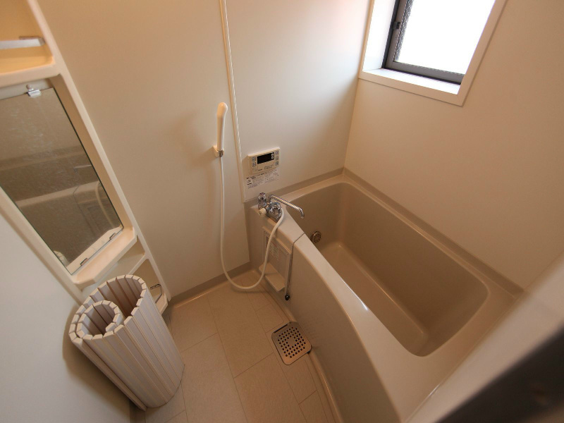 バス・シャワールーム　追い焚き　オートバス機能付バスルーム