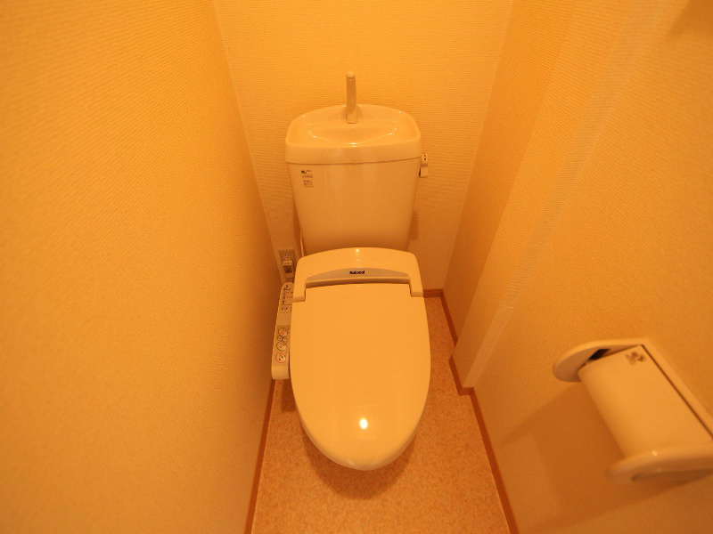トイレ　温水洗浄暖房便座付トイレ