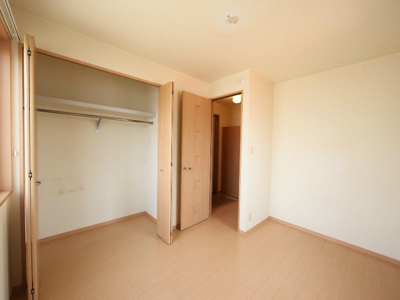 収納　洋室5.5帖　クローゼット付（収納充実してます）