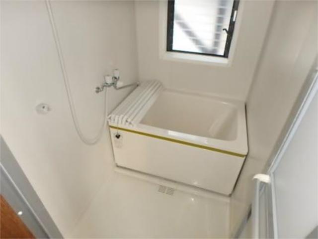 バス・シャワールーム　明るいバスルームです