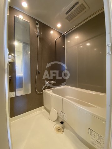 バス・シャワールーム　カスタリアタワー肥後橋　清潔感のある浴室