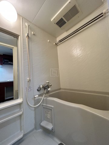 バス・シャワールーム　ジュネーゼグラン心斎橋東　バスルーム