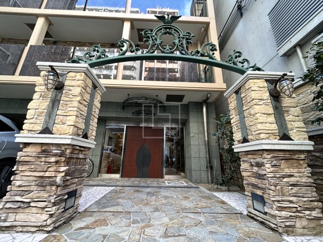 エントランス　ジュネーゼグラン心斎橋東　エントランス