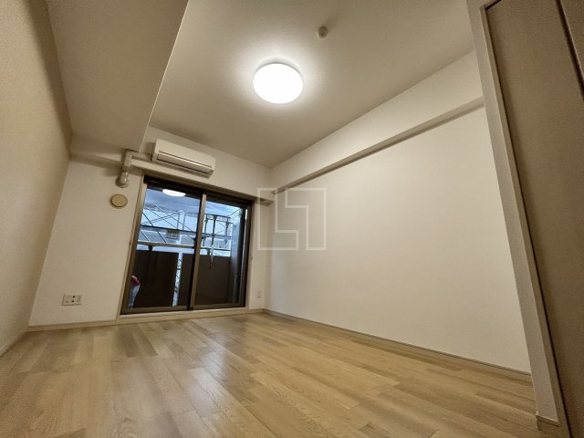 居室・リビング　ジュネーゼグラン心斎橋東　洋室