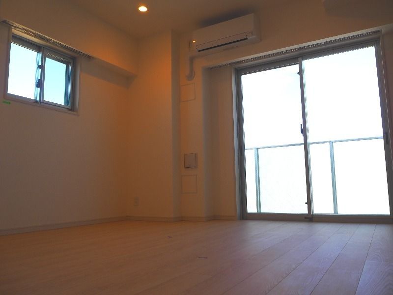 居室・リビング　☆明るい居間☆