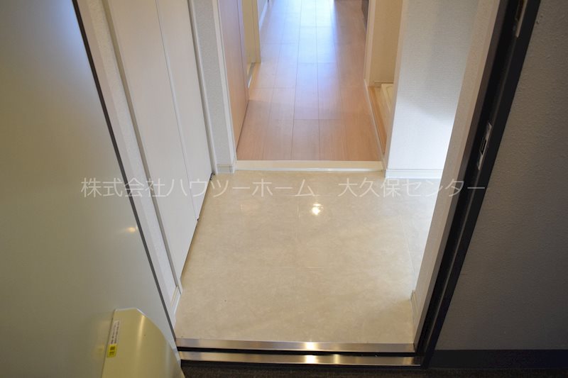 玄関　オシャレな玄関となっております。