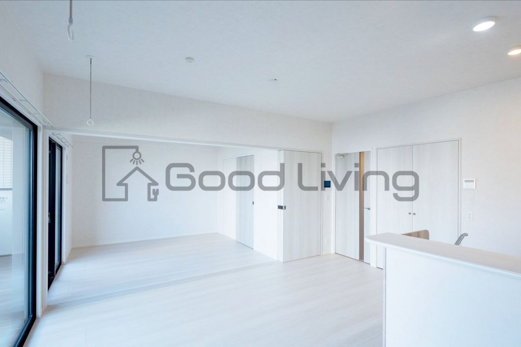 その他　白基調で明るい室内