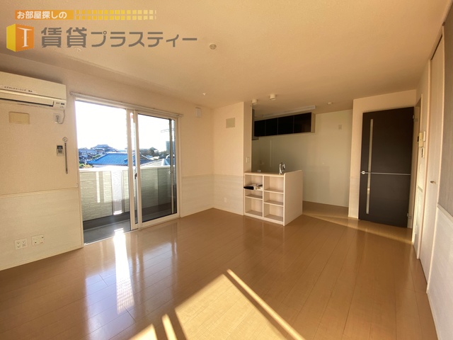 居室・リビング　ゆったり！明るい！そんなリビングです。。