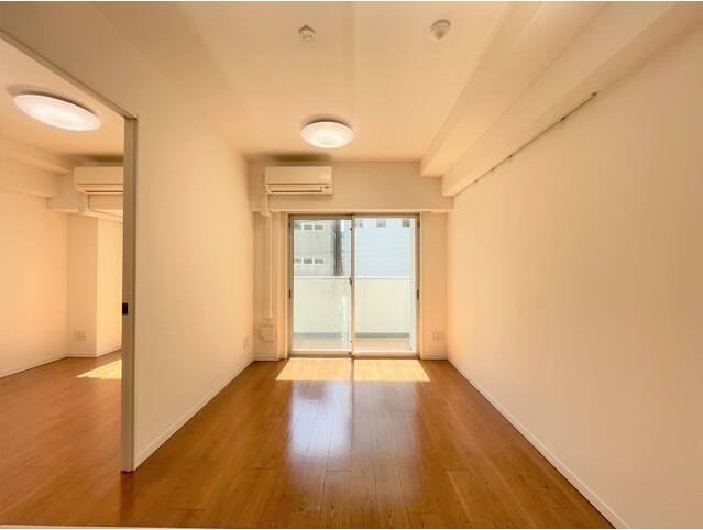 居室・リビング　開放感のあるゆったりとしたお部屋です♪