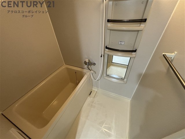 バス・シャワールーム　追い焚き機能付き♪