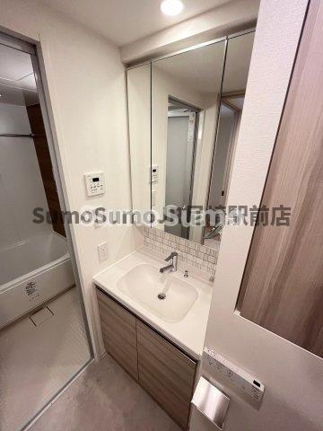 洗面設備　使いやすい独立洗面台です