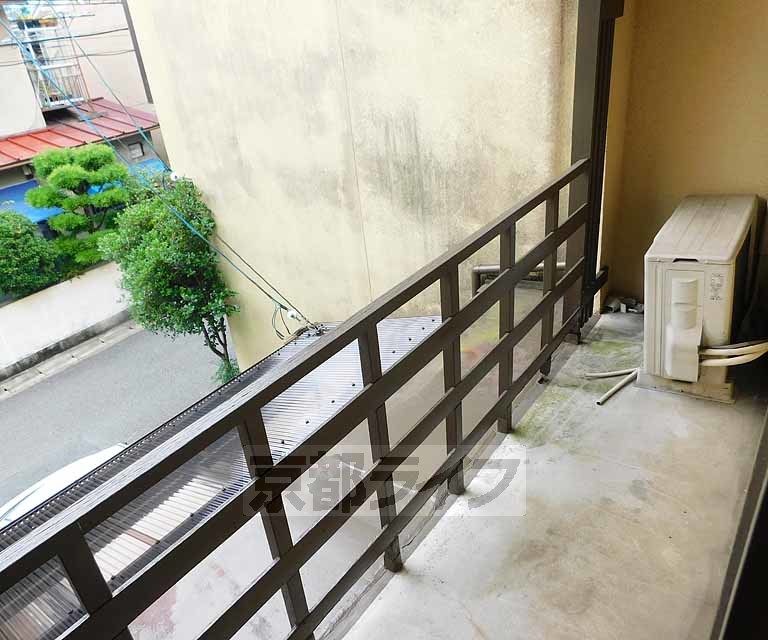 バルコニー　２階洋室４．５帖、ベランダ付