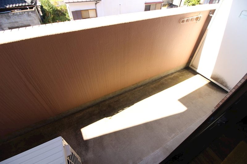 バルコニー　※この画像は207号室のものです