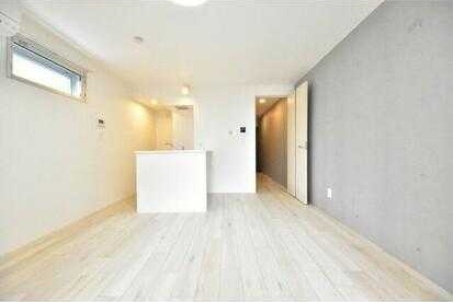 居室・リビング　こちらの居間で趣味の時間をお楽しみください