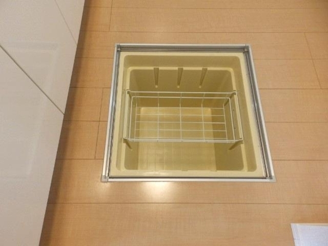 収納　床下収納