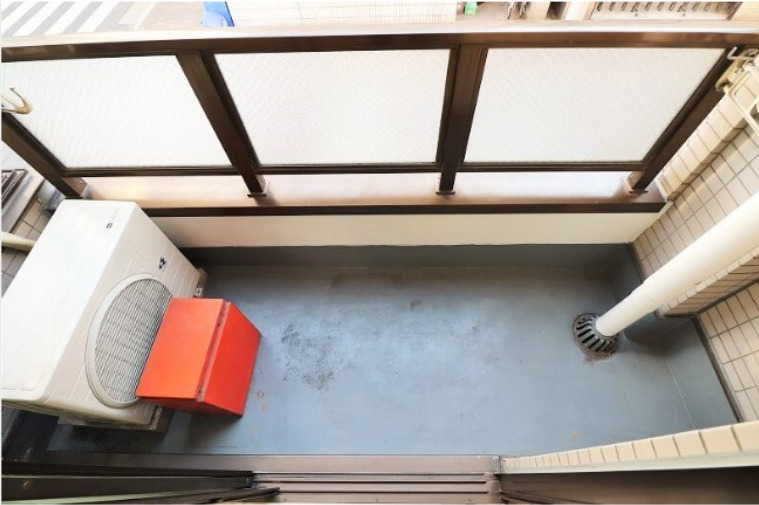 バルコニー　バルコニーからの眺めを楽しみながら食事をしませんか