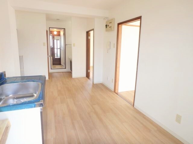 居室・リビング　ゆったり過ごせる居間です