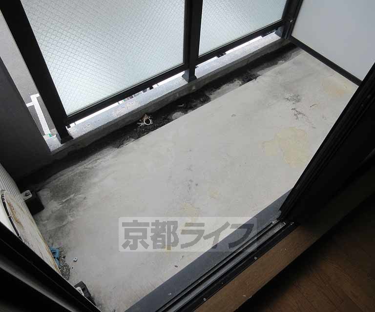 バルコニー　小さめバルコニー！