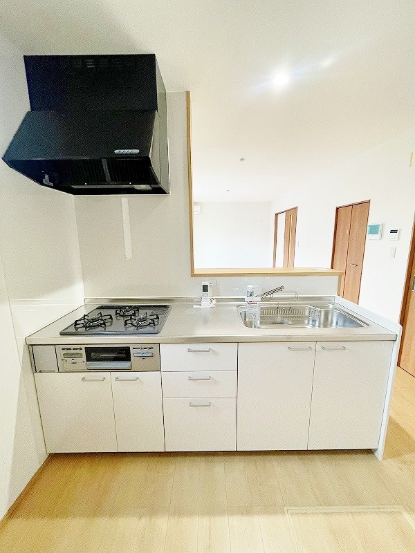 キッチン　★システムキッチングリル付き/３口コンロ★