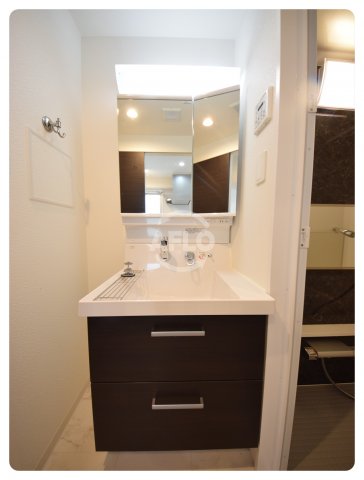 洗面設備　GAUDI（ガウディ）　洗面化粧台