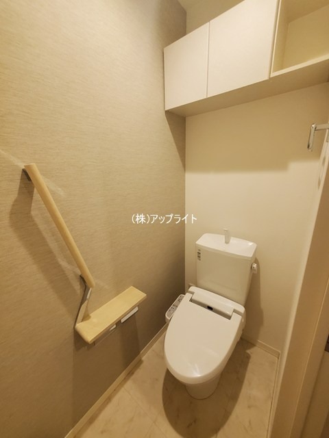 トイレ　温水洗浄便座付き