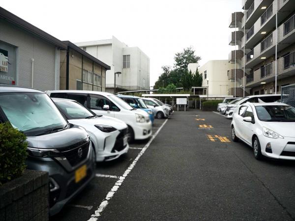 駐車場　駐車場