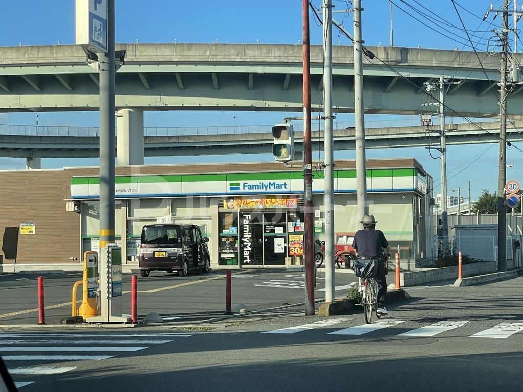 コンビニ　ファミリーマート さいたま円阿弥六丁目店（コンビニ）まで430m