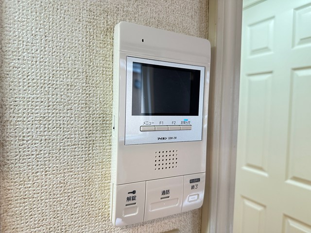 セキュリティ　防犯対策に有効なカメラ付きインターホン！突然の来客にもバッチ