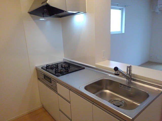 キッチン　コンパクトなキッチンで掃除もラクラク