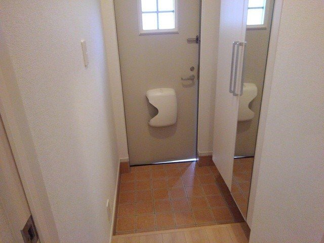 玄関　収納もある玄関です