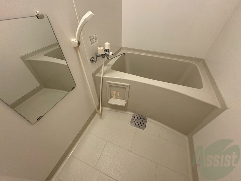 バス・シャワールーム　お風呂になります。一日の疲れを癒してくださいね。