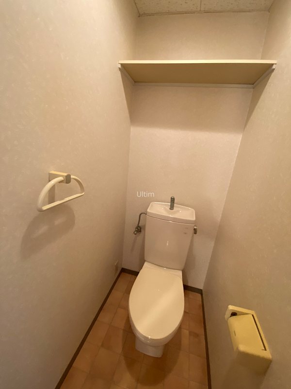 トイレ　※別のお部屋のお写真です。御参考までに。