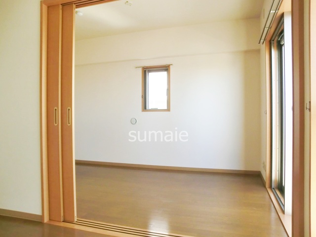 その他部屋・スペース　２面採光のお部屋です。