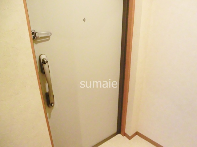 玄関　ドアチェーン付いています。