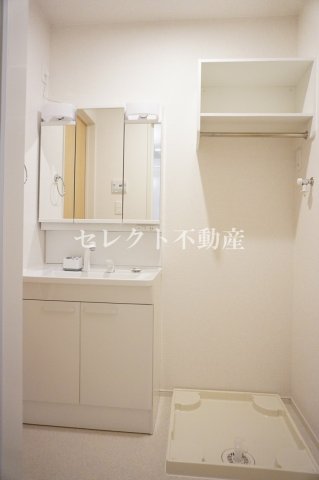 洗面設備　【ＡＲＭＡＧＮＡＣ　Ａ】ゆったりとスペースのある洗面所