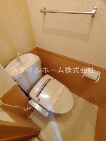 トイレ　別部屋写真です。