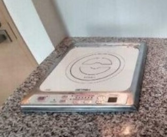 キッチン　コンロ設置済み