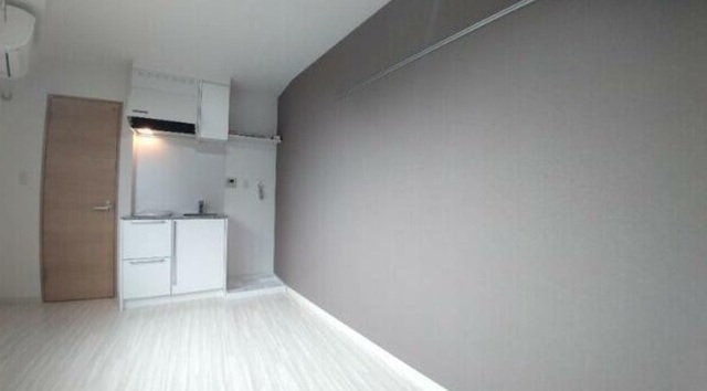 居室・リビング　室内